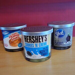 Hershey’s & Hostess Candle Trio – Peppermint Patty, Cookies ’n’ Cream, Honey Bun